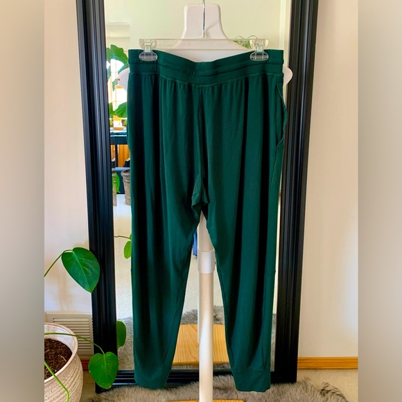 TOMMY JOHN Green Joggers - Picture 2 of 3